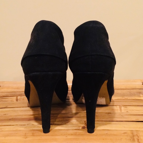 ADRIENNE VITTADINI Black Suede Booties - Picture 5 of 9